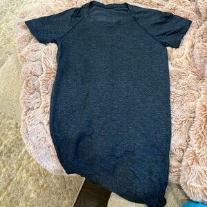 Navy lululemon swiftly tech